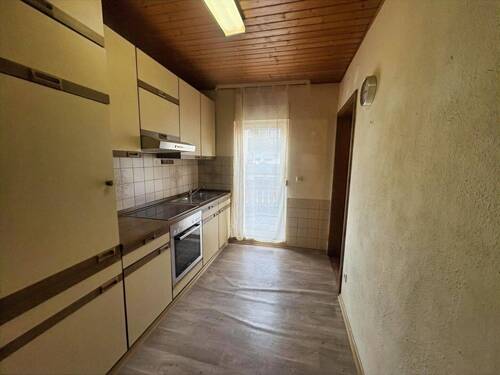 Küche mit Ausgang zur Terrasse - 