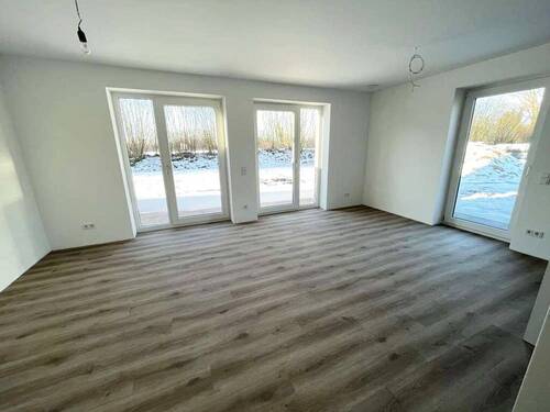 Großzügiges Wohnzimmer - 