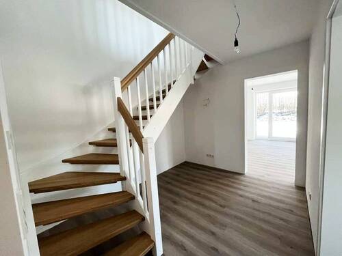 Treppe ins Obergeschoss - 