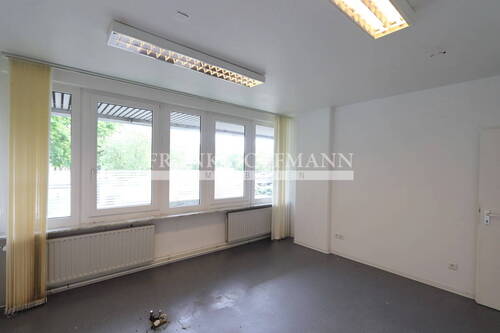 M2420 Behandlungsraum 2 - 