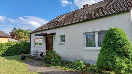 Eingangsseite - 5 Zimmer Einfamilienhaus zum Kaufen in Neuenburg am Rhein