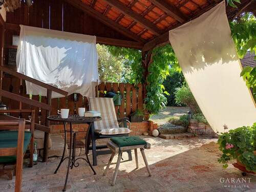 Freisitz - 2 Zimmer Mehrfamilienhaus, Wohnhaus zum Kaufen in Stadtlauringen