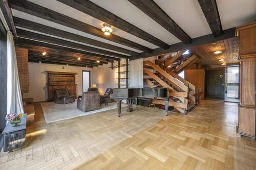 Wohnzimmer - 7 Zimmer Einfamilienhaus in Hamburg