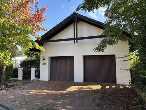 Garagen - Einfamilienhaus mit 218,00 m² in Bad Oeynhausen zum Kaufen