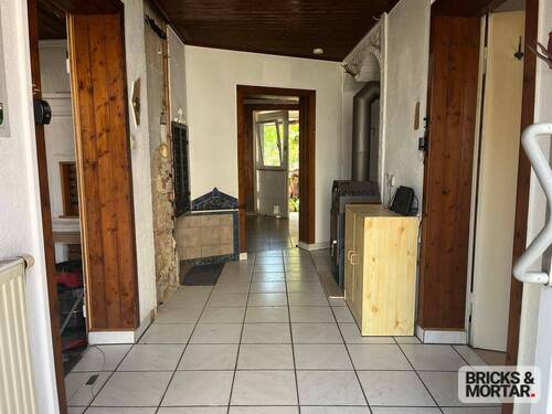 Flur - 5 Zimmer Doppelhaushälfte zum Kaufen in Buttenwiesen