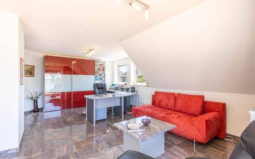 Arbeitszimmer im Obergeschoss - 