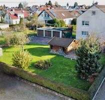 Massives Zweifamilienhaus im Herzen von ErbachDellmensingen mit 2 Grundstücken.