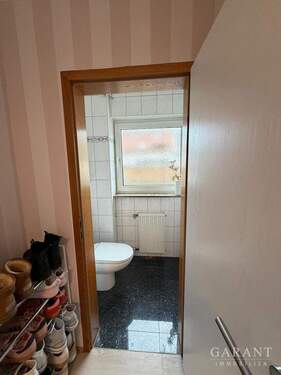 Flur zu Gäste WC EG - 