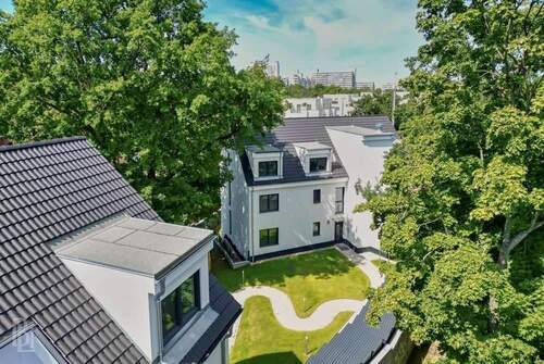 Aussenansicht - 2-Zimmer im Dachgeschoss - Hochwertige Einbauküche, Fußbodenheizung und hohe Decken