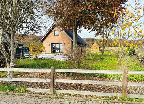 Bild1 - Großes Traumgrundstück in Hüllhorst mit einem vorhandenen Gebäude am Landschaftsschutzgebiet gelegen!