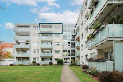 Außenansicht - 2-Zimmer-Wohnung mit Balkon, gepflegter Zustand in attraktiver Lage