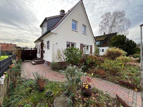 Hausansicht mit Eingang (2) - 