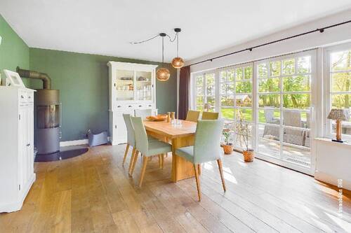 Esszimmer mit Kamin - Bauernhaus, Landhaus mit 262,00 m² in Drochtersen zum Kaufen