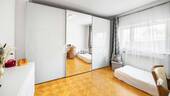 1. OG Schlafzimmer 1 - 
