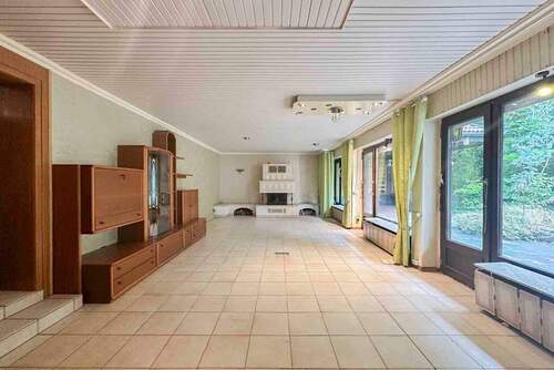 Wohnbereich EG - 7 Zimmer Doppelhaushälfte in Leverkusen