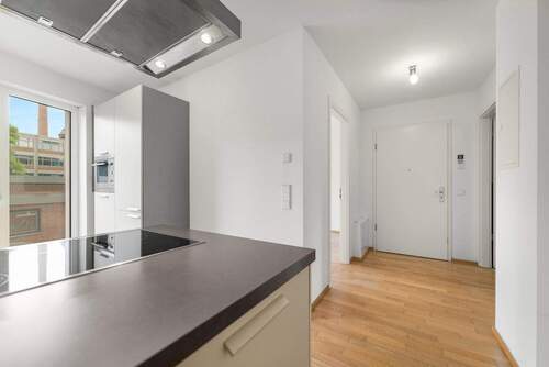 Blick aus Küche - 2 Zimmer Etagenwohnung in Köln