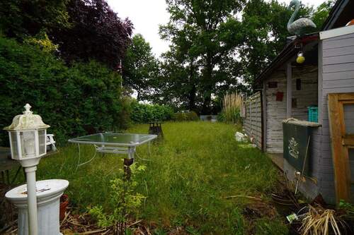 Garten - Suchen Sie ein leerstehendes und sofort verfügbares Zweifamilienhaus in der Nähe Gütersloh?