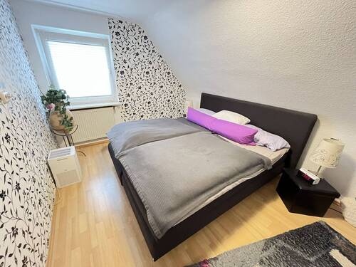 Schlafzimmer DG.jpg - 