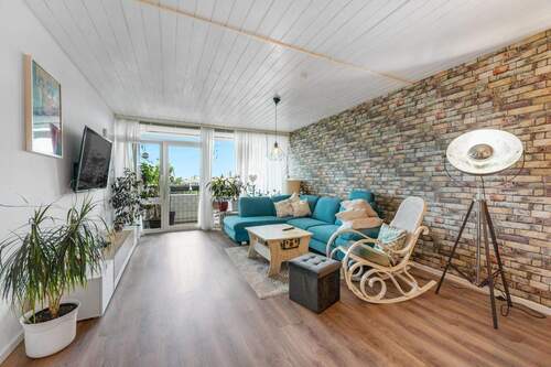 Wohnzimmer - 3 Zimmer Etagenwohnung zum Kaufen in Köln