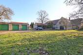 Bild1 - Ehemaliges landwirtschaftliches Gebäude mit etwa 2,5 ha Land