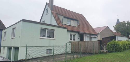 Garage Westseite - Generationenhaus mit vielen Zimmern und Garten