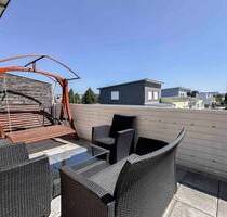 Modernes Wohnglück auf drei Etagen - großzügiges Reihenhaus mit Garten, Studio und Dachterrasse - Nürnberg Großreuth b Schweinau