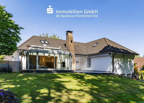 Rückansicht - Freistehendes Einfamilienhaus mit idyllischem Waldblick in Kanalnähe!