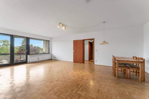 Wohnzimmer - 4 Zimmer Etagenwohnung in Köln