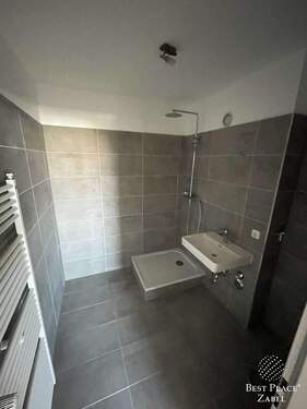 Modernes Badezimmer - 