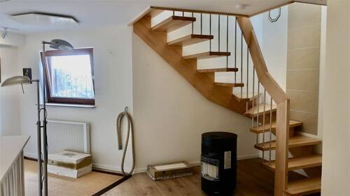 neue Holz-Innentreppe - 