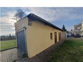 Garage mit Schuppen - 