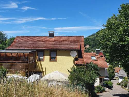 Grunstück_Nachbarbebauung - Grundstück in Bühlertal zum Kaufen