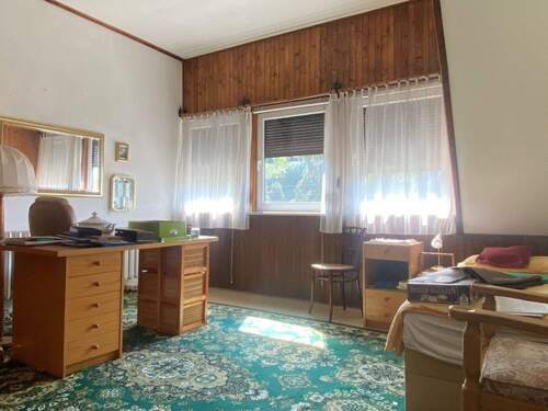 MH12167-RDMlang2#Eine Räumlichkeit im Obergeschoss - 5 Zimmer Einfamilienhaus in Meißen