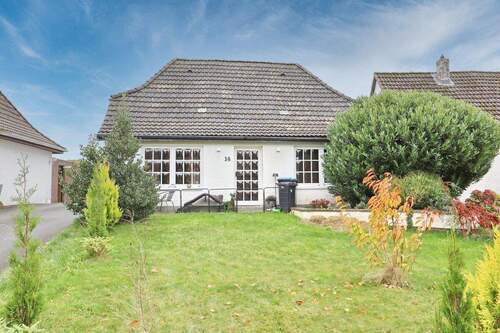 Front - 6 Zimmer Mehrfamilienhaus, Wohnhaus in Wilster