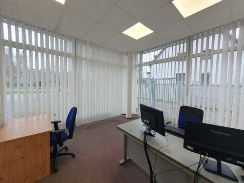 Geschäftsräume / Büro I - 