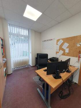Geschäftsräume / Büro II - 