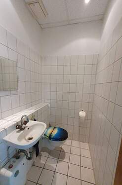 WC - 