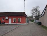 Rückansicht Gewerbeobjekt / Zufahrt - 