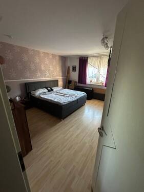 Schlafzimmer.jpg - Mehrfamilienhaus, Wohnhaus mit 130,00 m² in Weißenfels zum Kaufen