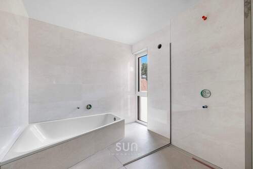 Bad: Modern & Hell - Etagenwohnung mit 103,40 m² in Frankfurt am Main zum Kaufen