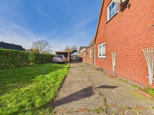 Auffahrt - Doppelhaushälfte in Husum zum Kaufen