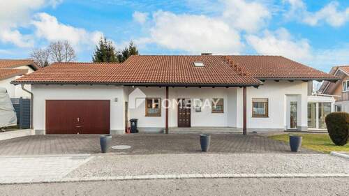 Außenansicht 1 - Einfamilienhaus mit Wintergarten, Balkon und vielseitigem Raumangebot auf großzügigem Grundstück