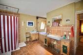 großes Badezimmer OG - 