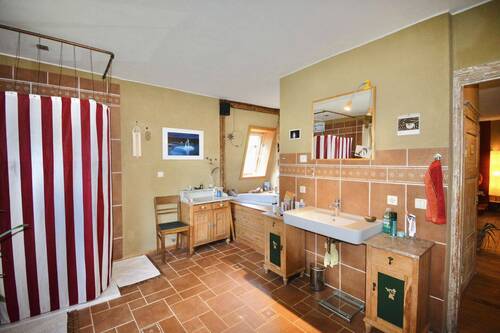 großes Badezimmer OG - 