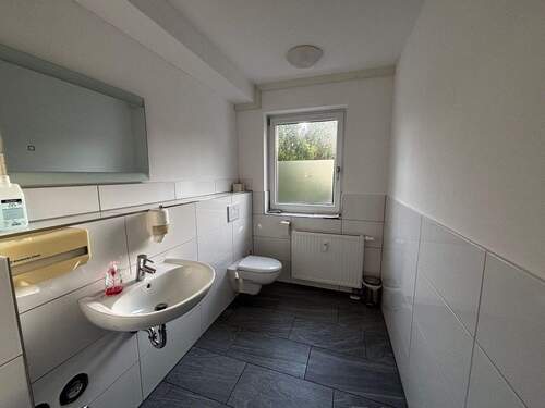 Modernes Badezimmer - 