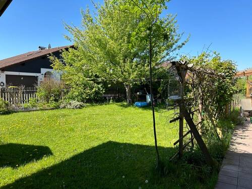 Garten - Mehrfamilienhaus, Wohnhaus mit 266,00 m² in Wittibreut zum Kaufen