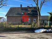 Straßenansicht - Freistehendes Zwei- bis Dreifamilienhaus mit Potential
