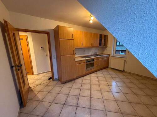 Große Küche mit Einbauküche - 