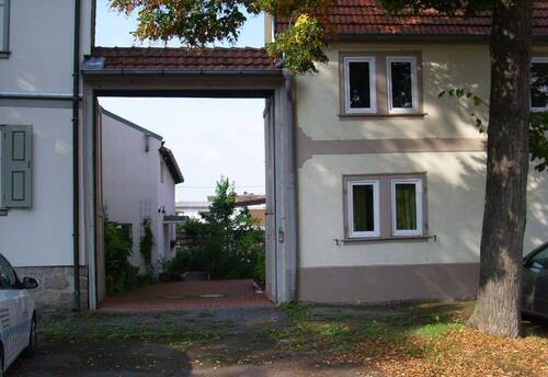 Einfahrt - 7 Zimmer Einfamilienhaus zum Kaufen in Erfurt
