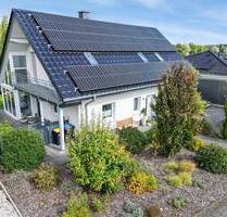 Klasse Einfamilienhaus (KfW-70-Standard) mit großzügigem Wohnkomfort und moderner Ausstattung, idyllischem Garten - Lippstadt Herringhausen